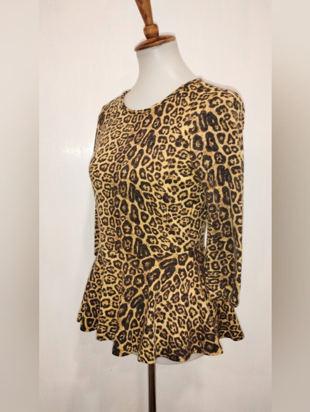 LEOPARD PRINT PEPLUM SWEATER NWOT